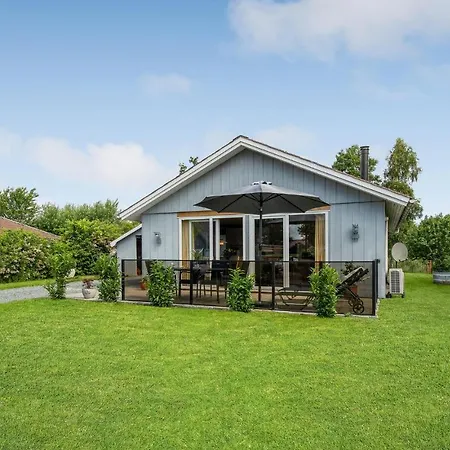 Amazing In With Kitchen Holiday home